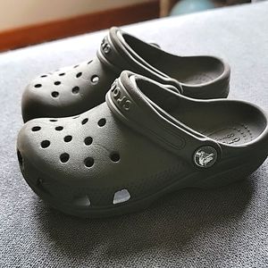 Toddler crocs